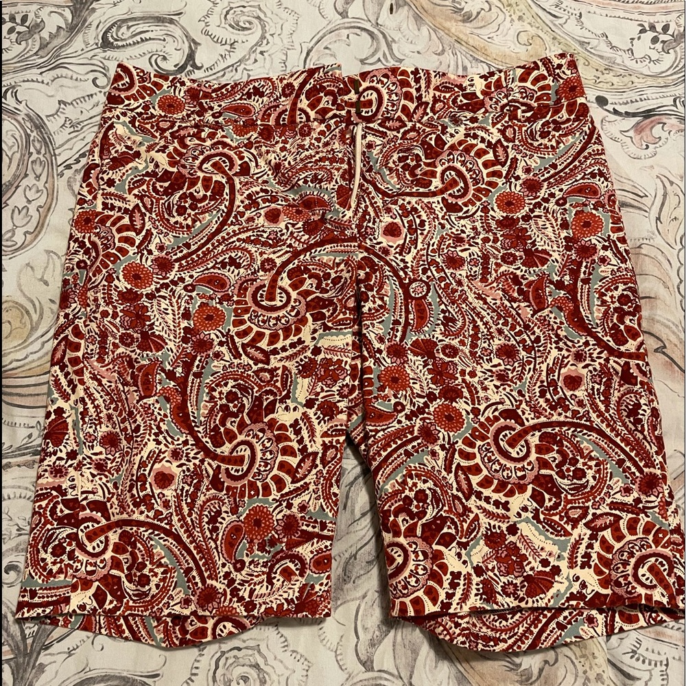 Loft (Ann Taylor) multicolor Bermuda shorts size 6